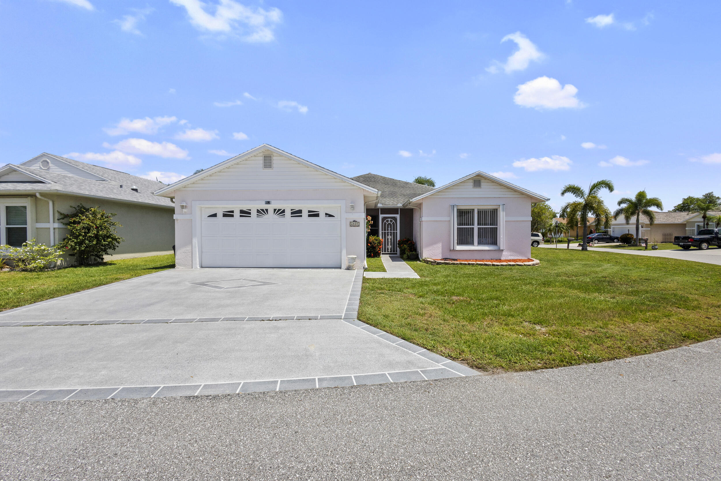 6527 Alheli Property Photo 1