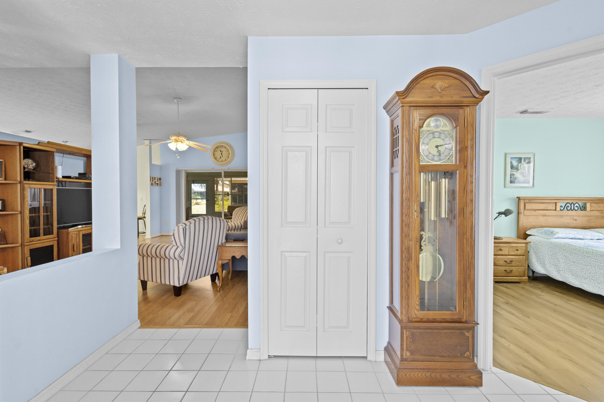 6527 Alheli Property Photo 3