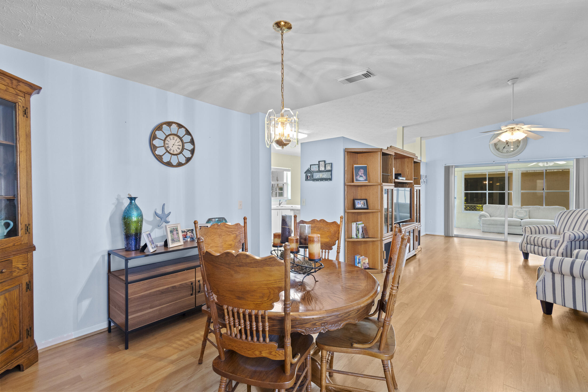 6527 Alheli Property Photo 5