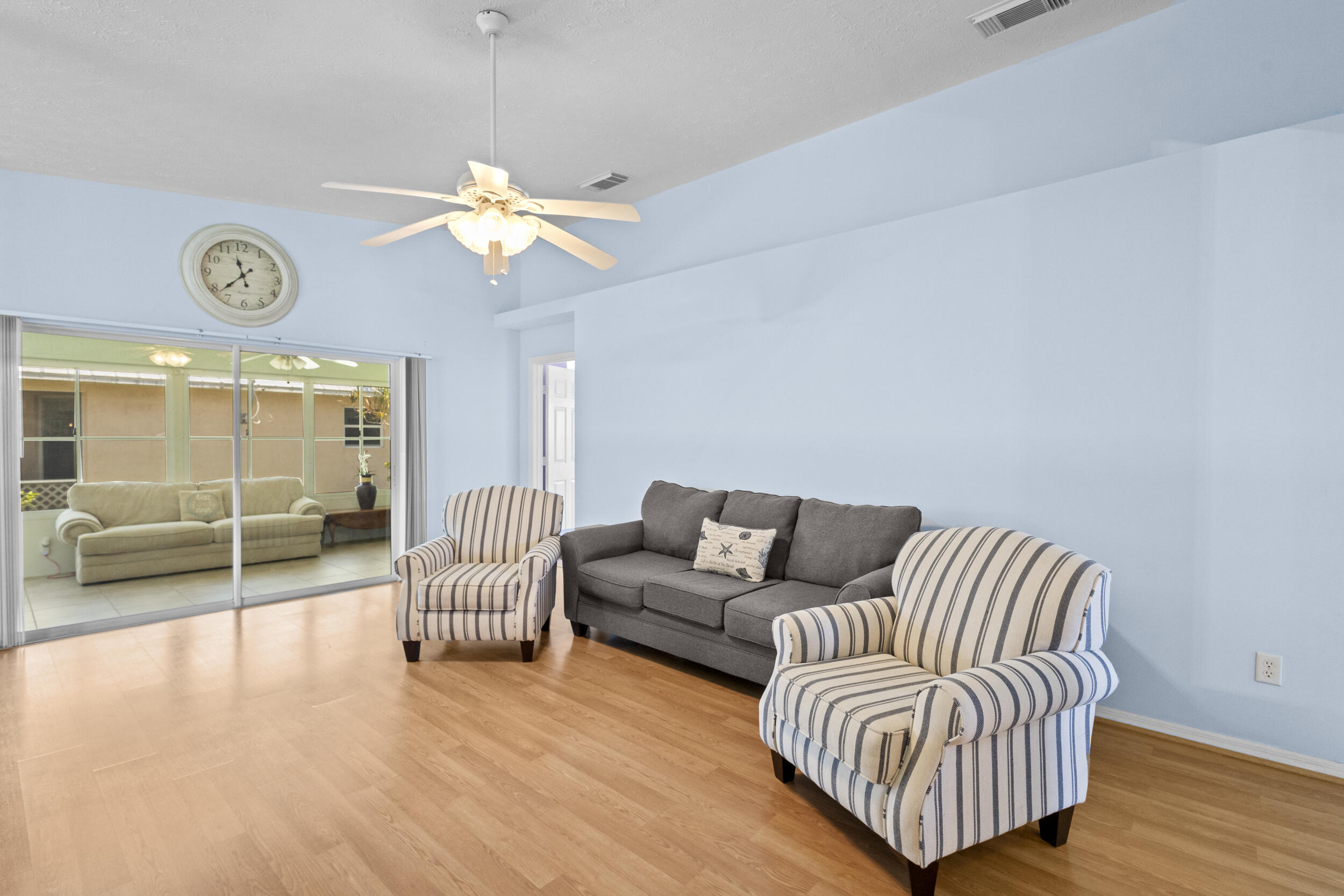6527 Alheli Property Photo 7