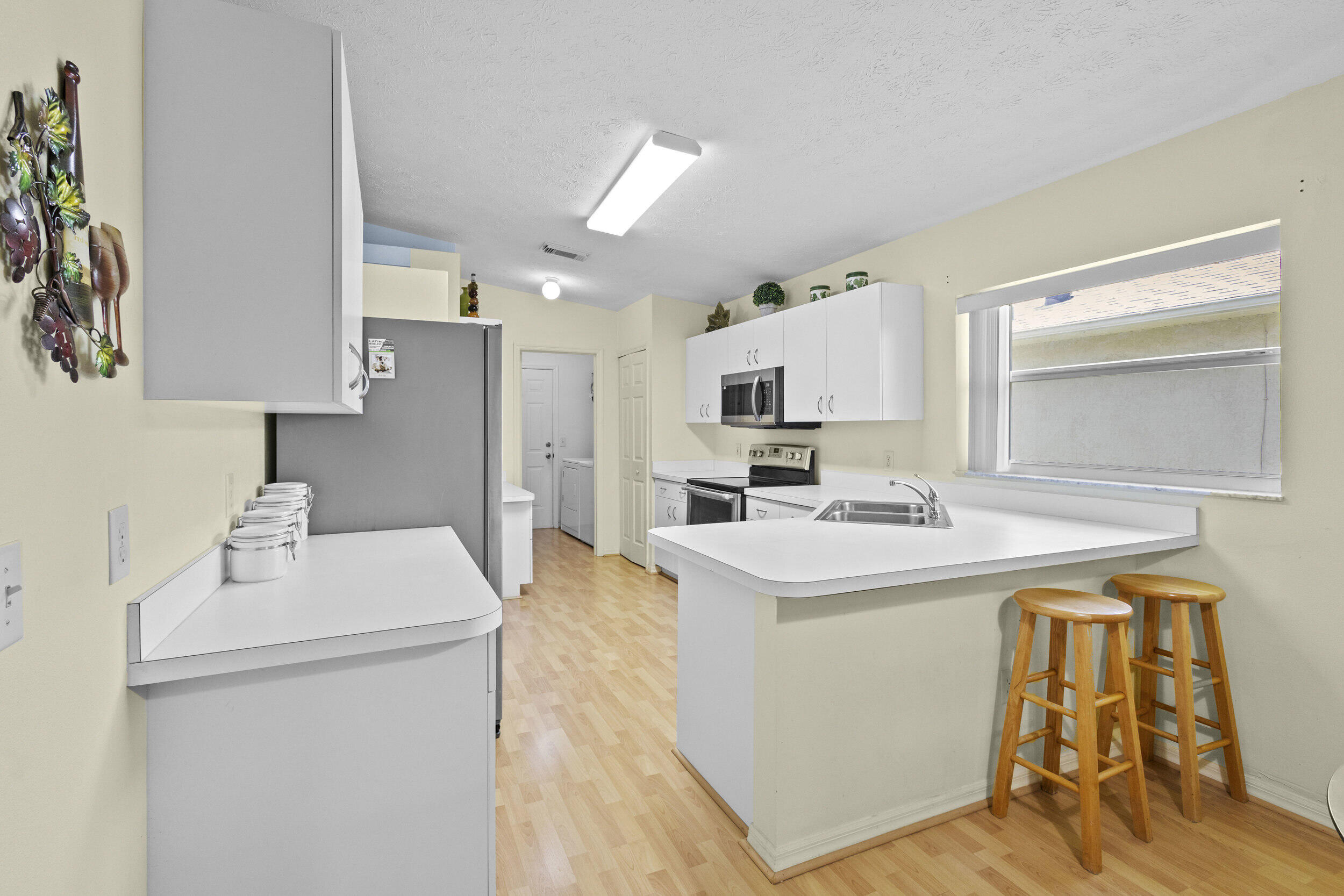 6527 Alheli Property Photo 13