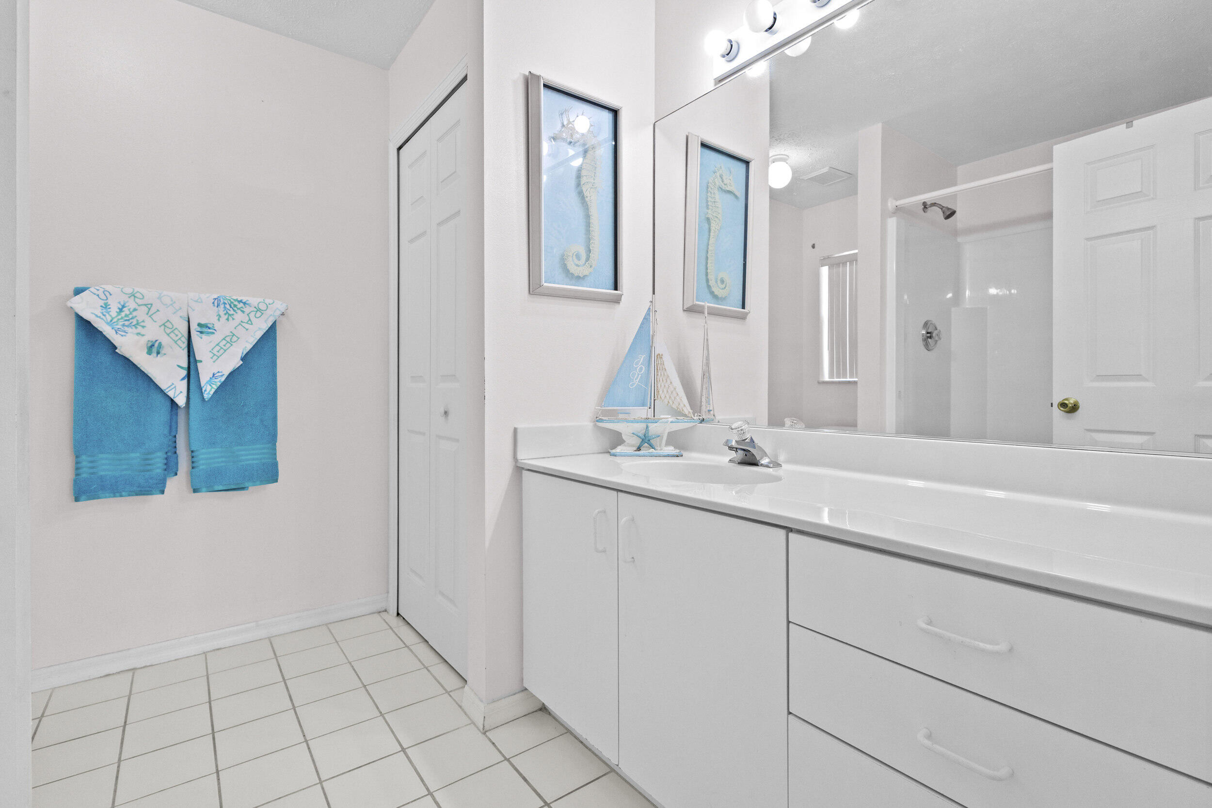 6527 Alheli Property Photo 24