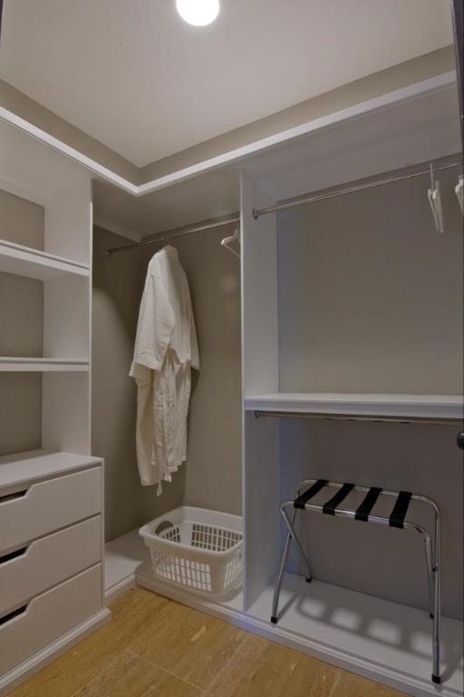 72 00 Property Photo 17