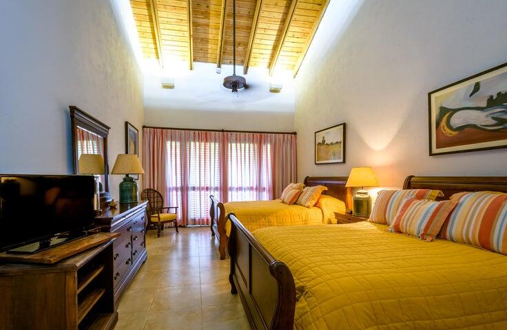20 00 Property Photo 12