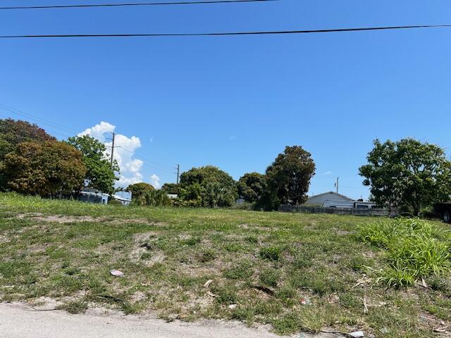 172 W 16th Street Property Photo 1