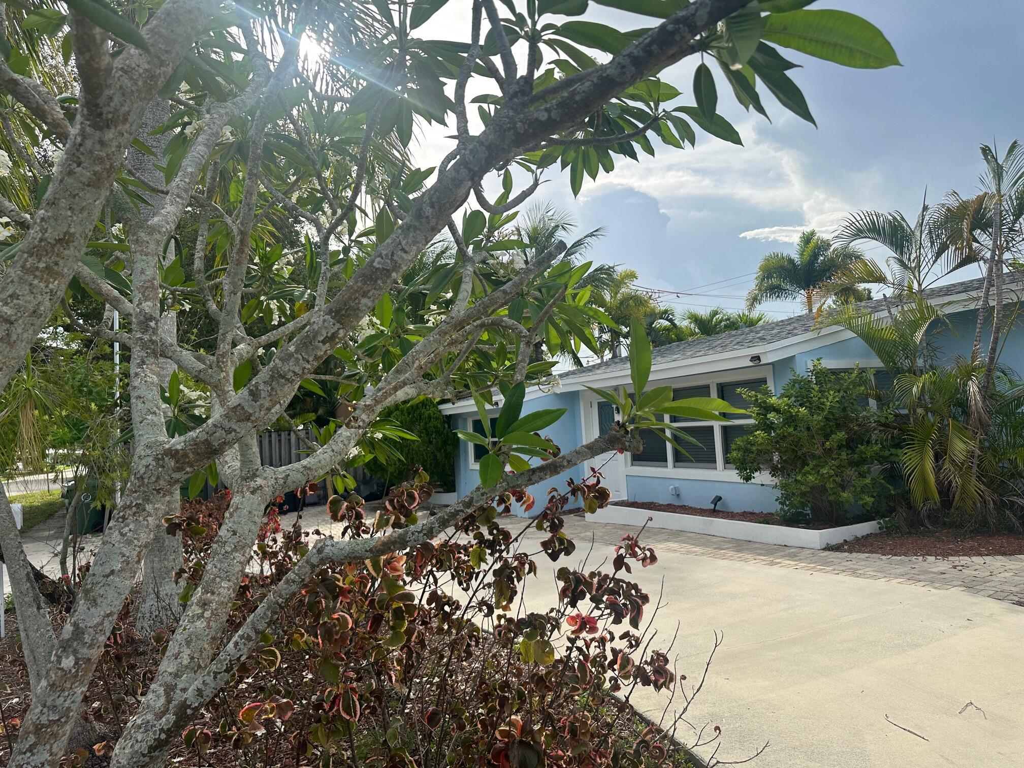 2281 Sw 15th Street Property Photo 2