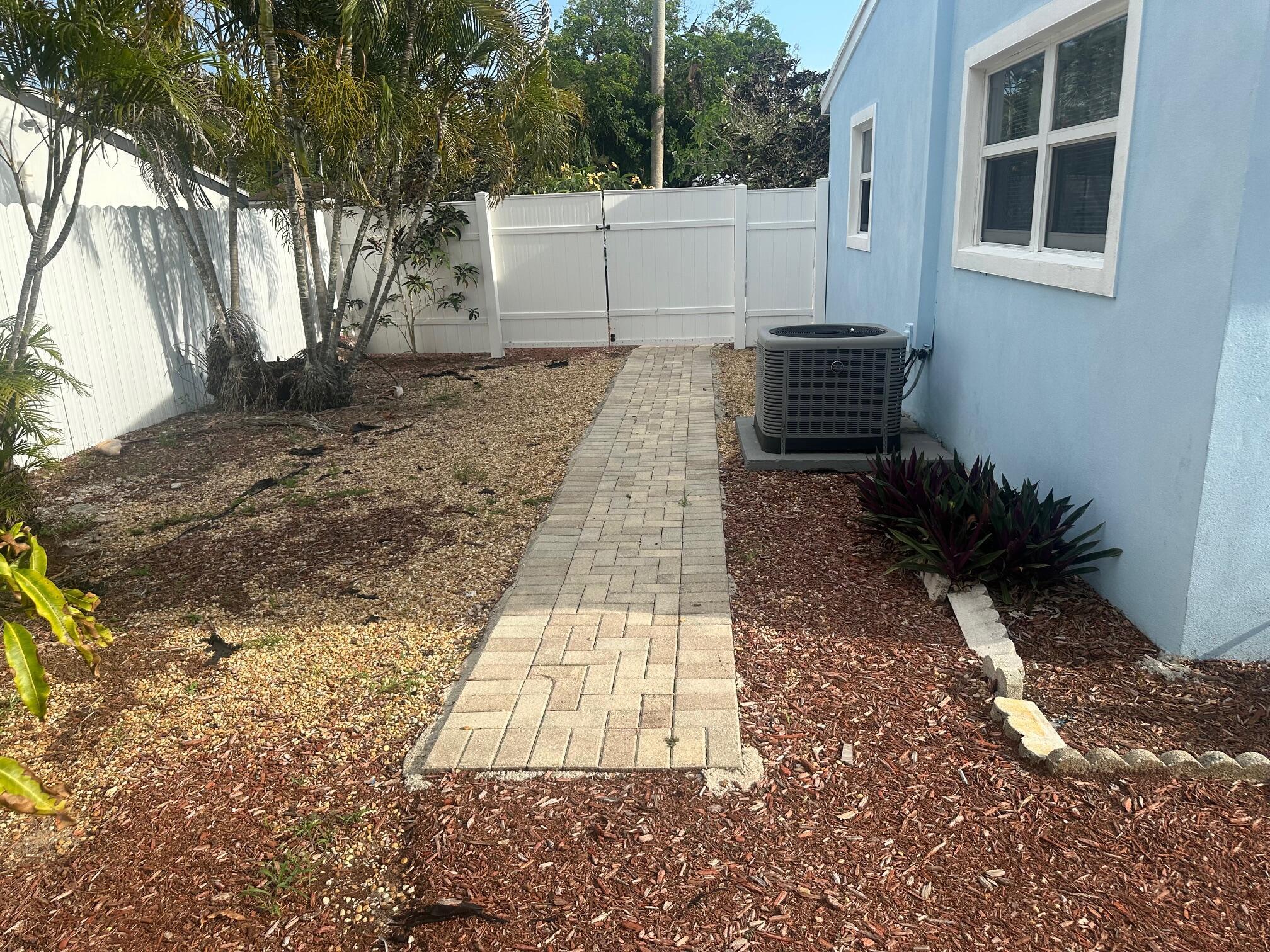 2281 Sw 15th Street Property Photo 5