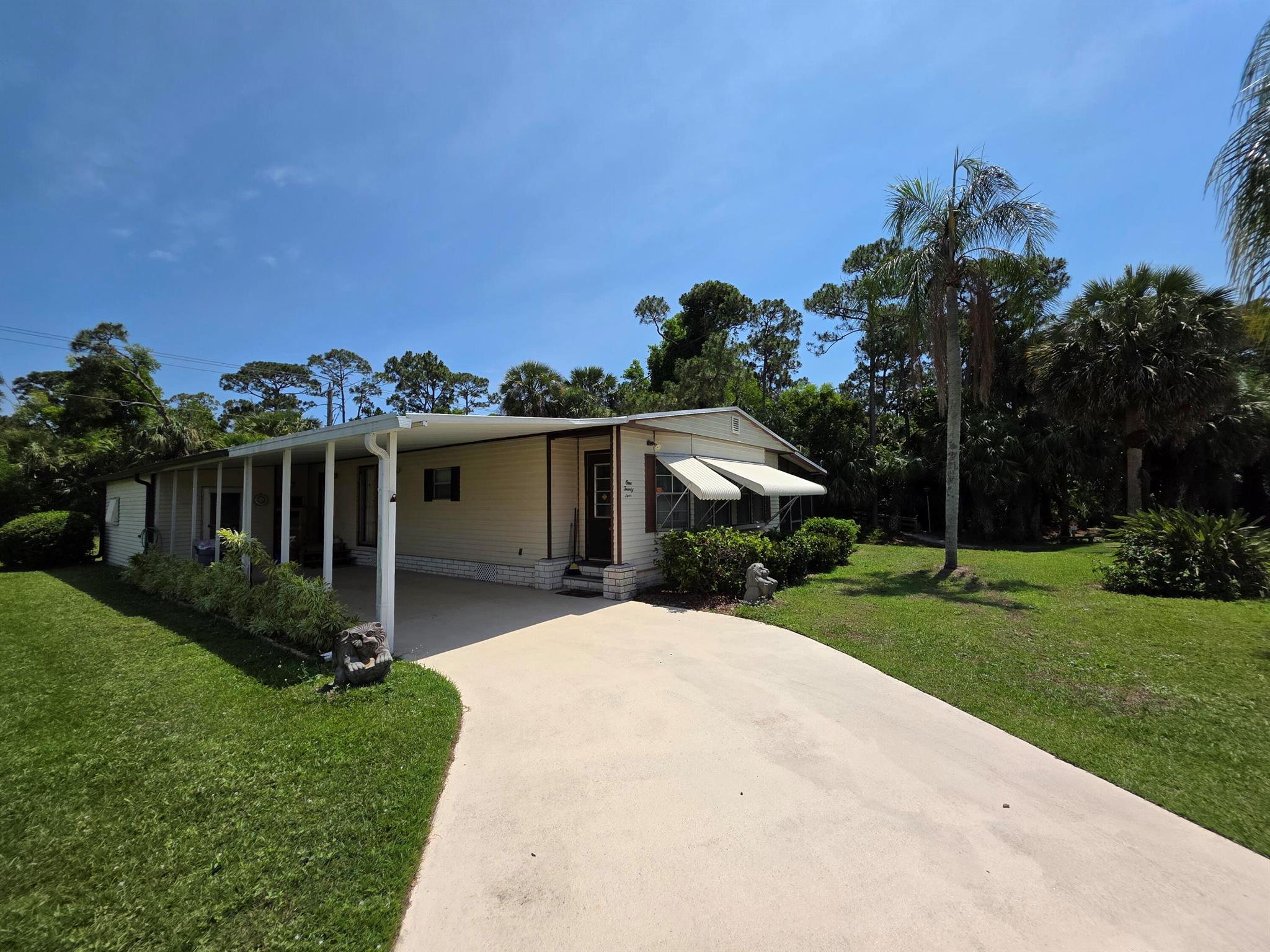 124 W Caribbean Property Photo