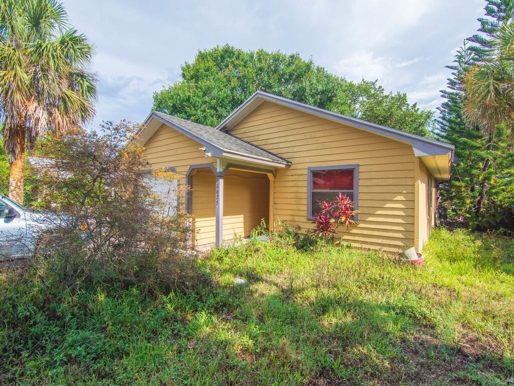 3625 2nd Lane Property Photo 2