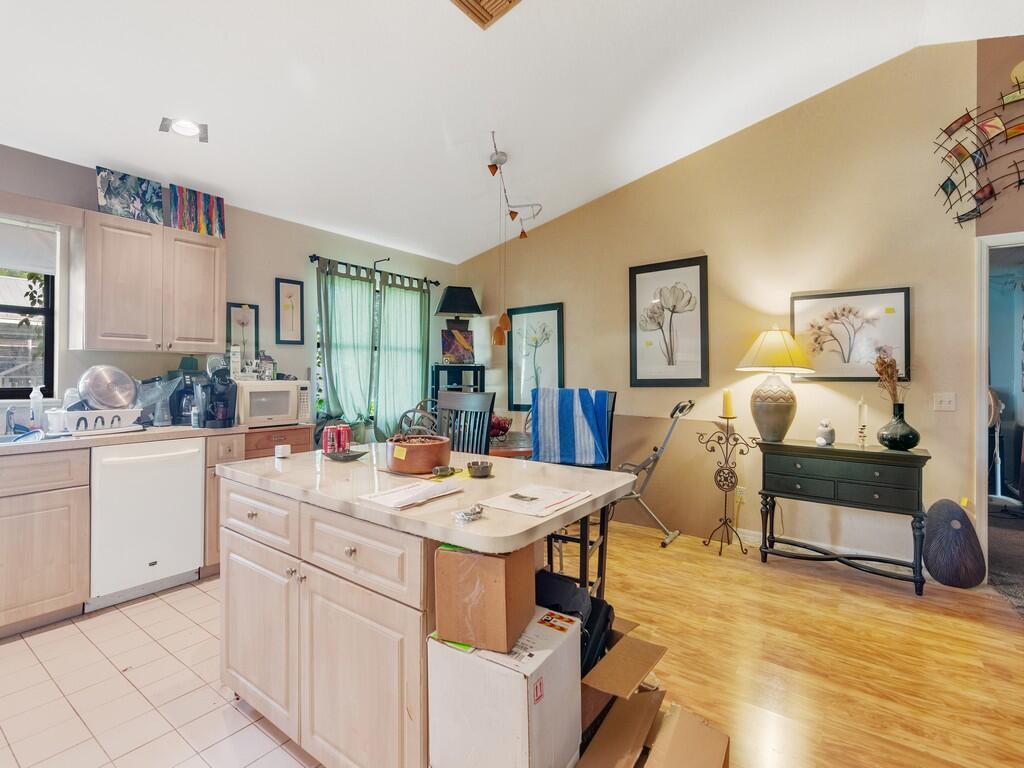 3625 2nd Lane Property Photo 3