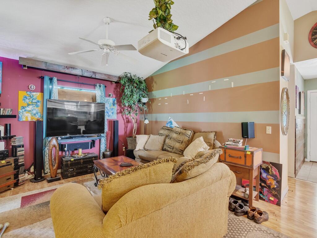 3625 2nd Lane Property Photo 6