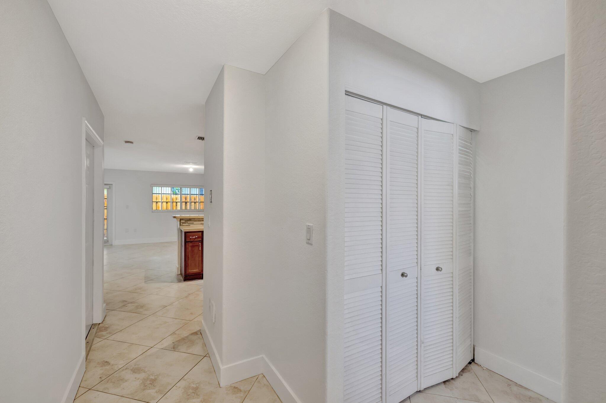 3055 Riverside Drive 3 Property Photo 5
