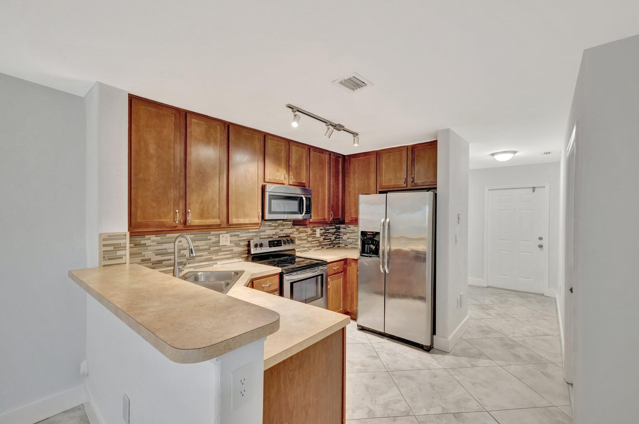 3055 Riverside Drive 3 Property Photo 11