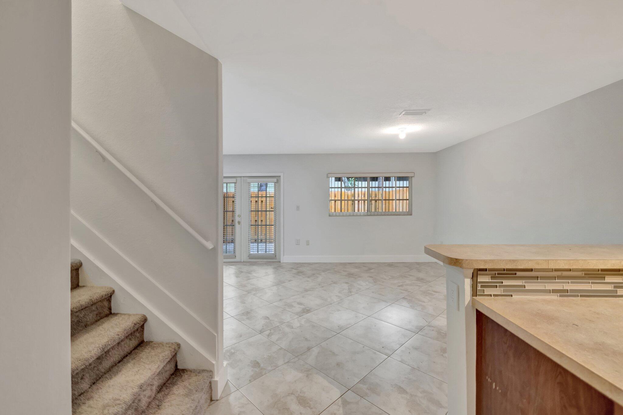 3055 Riverside Drive 3 Property Photo 15