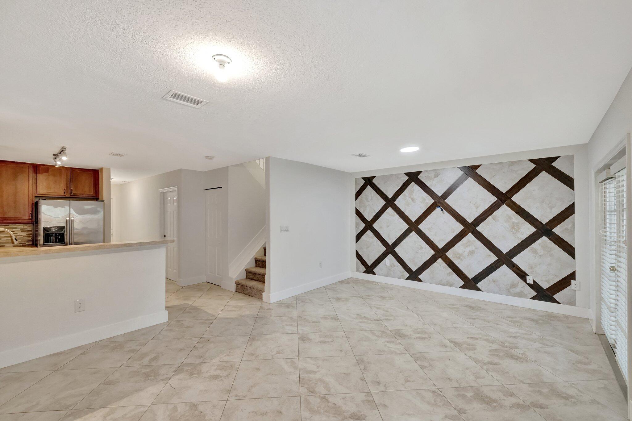 3055 Riverside Drive 3 Property Photo 17