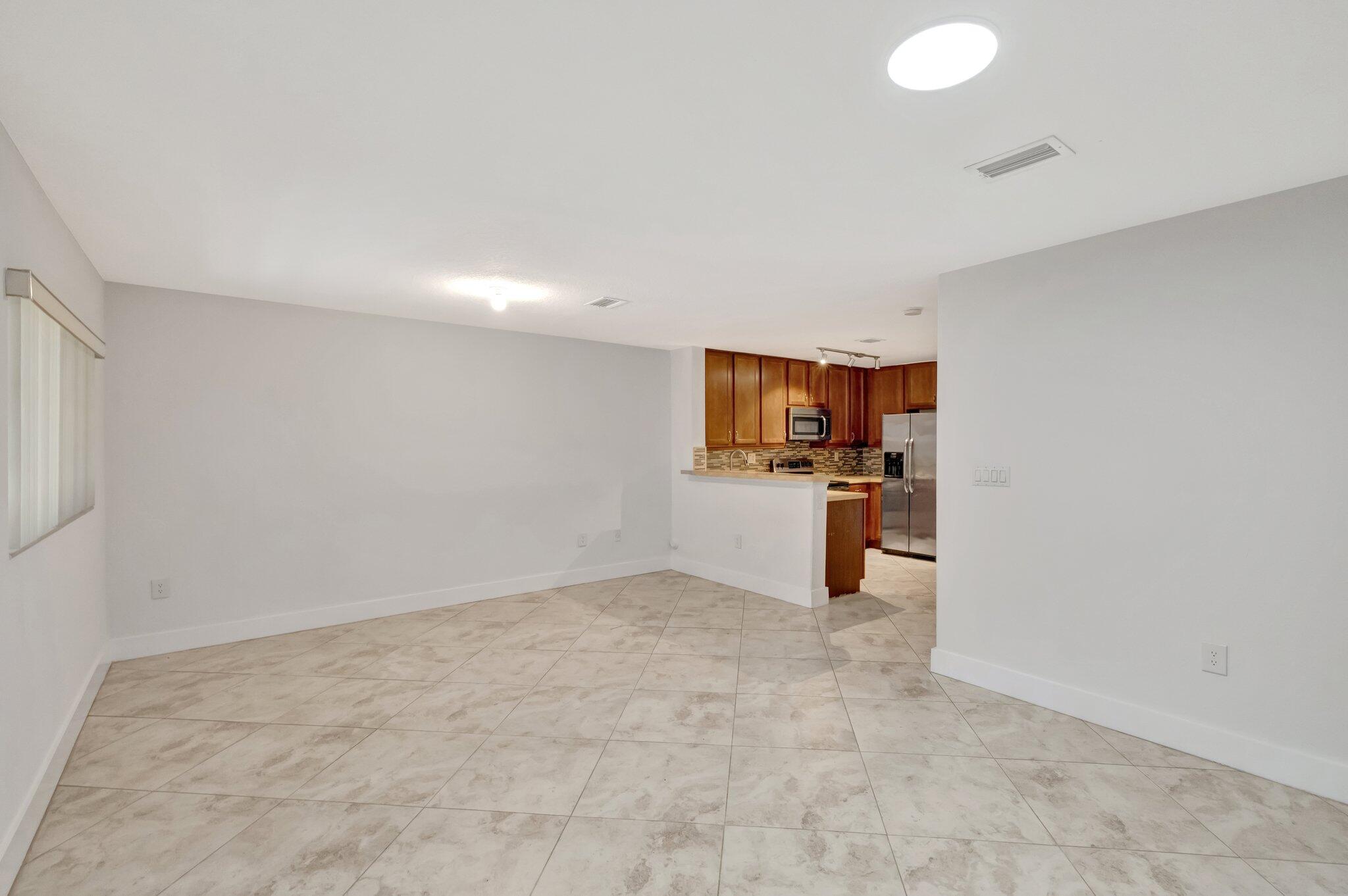 3055 Riverside Drive 3 Property Photo 18