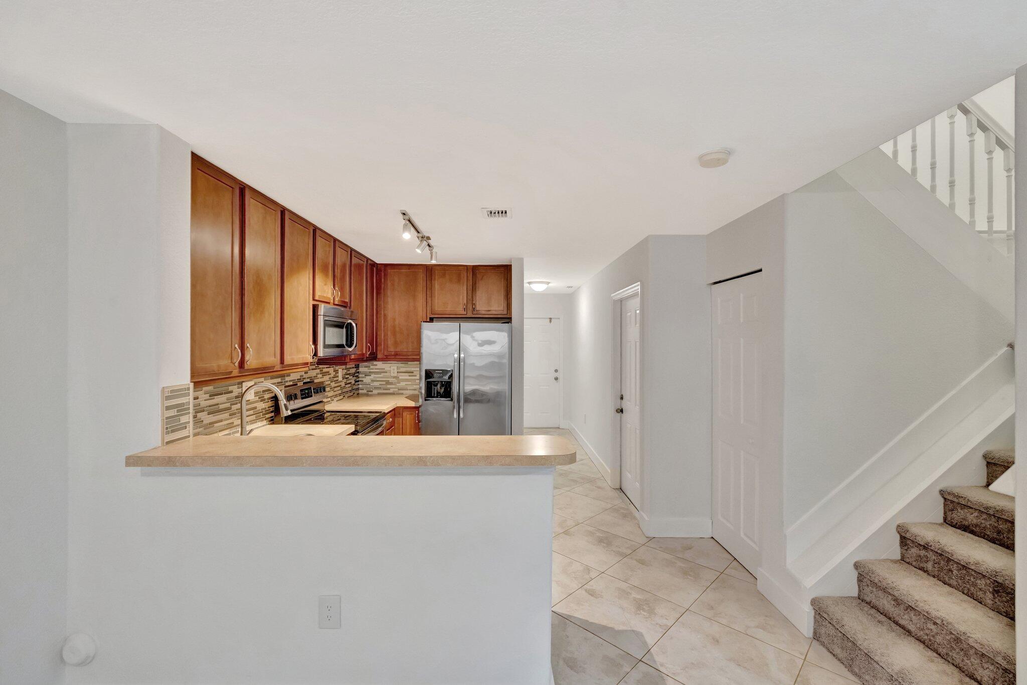 3055 Riverside Drive 3 Property Photo 20