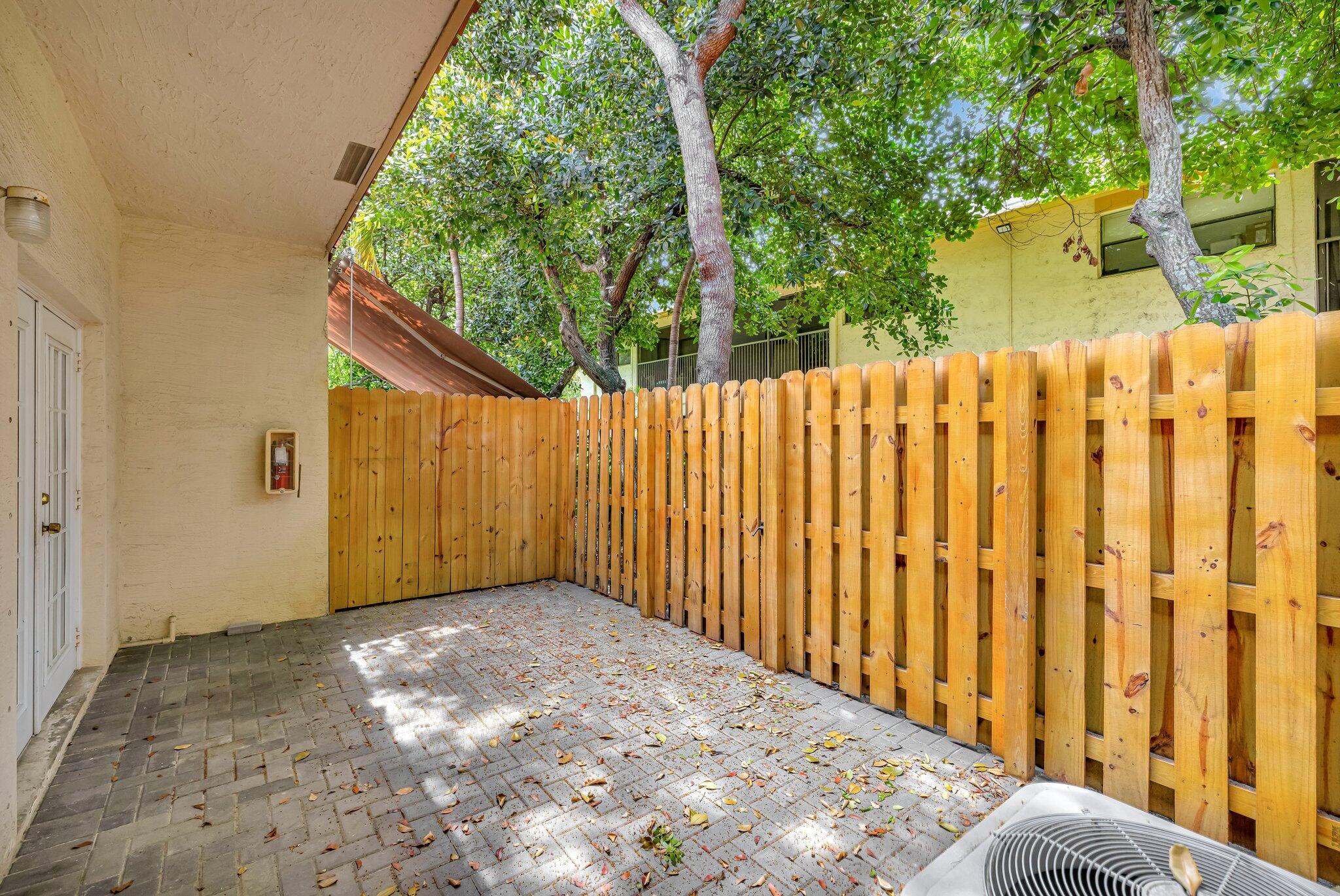 3055 Riverside Drive 3 Property Photo 24