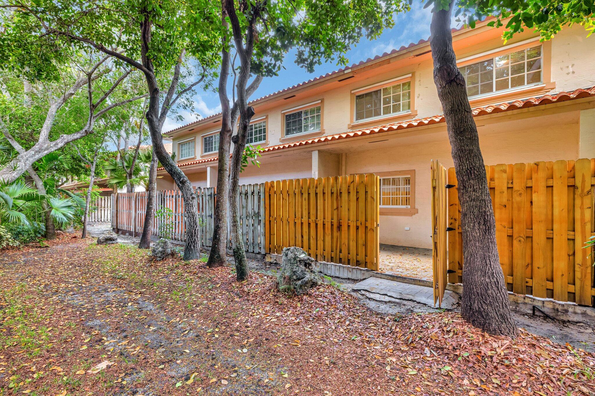 3055 Riverside Drive 3 Property Photo 29