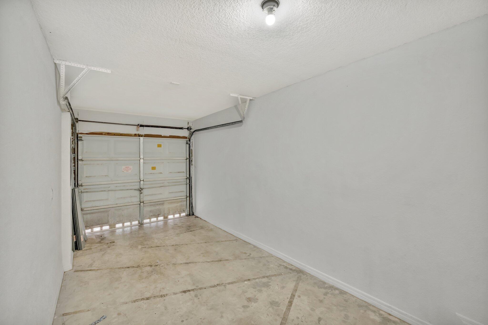 3055 Riverside Drive 3 Property Photo 31