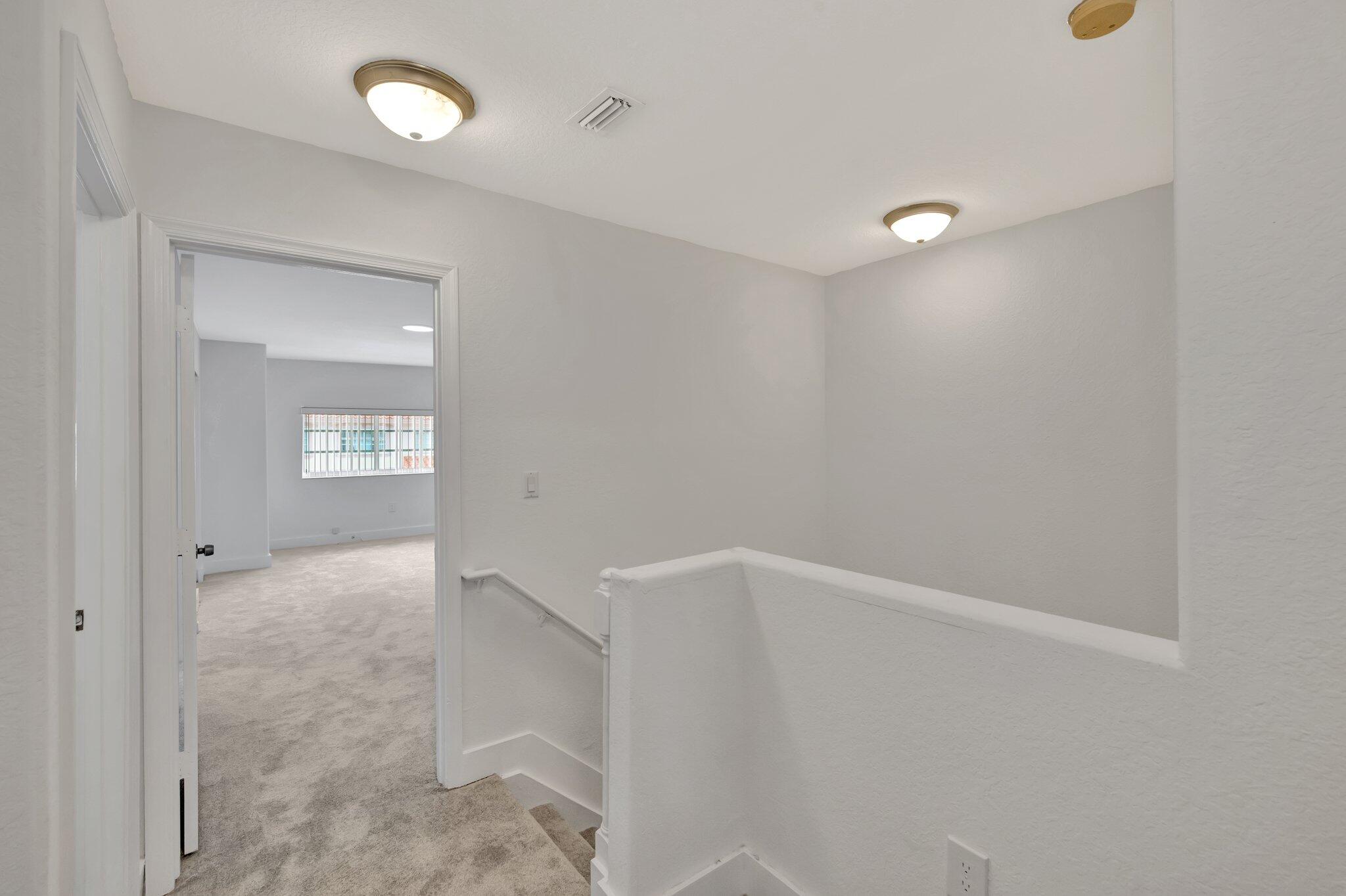 3055 Riverside Drive 3 Property Photo 32