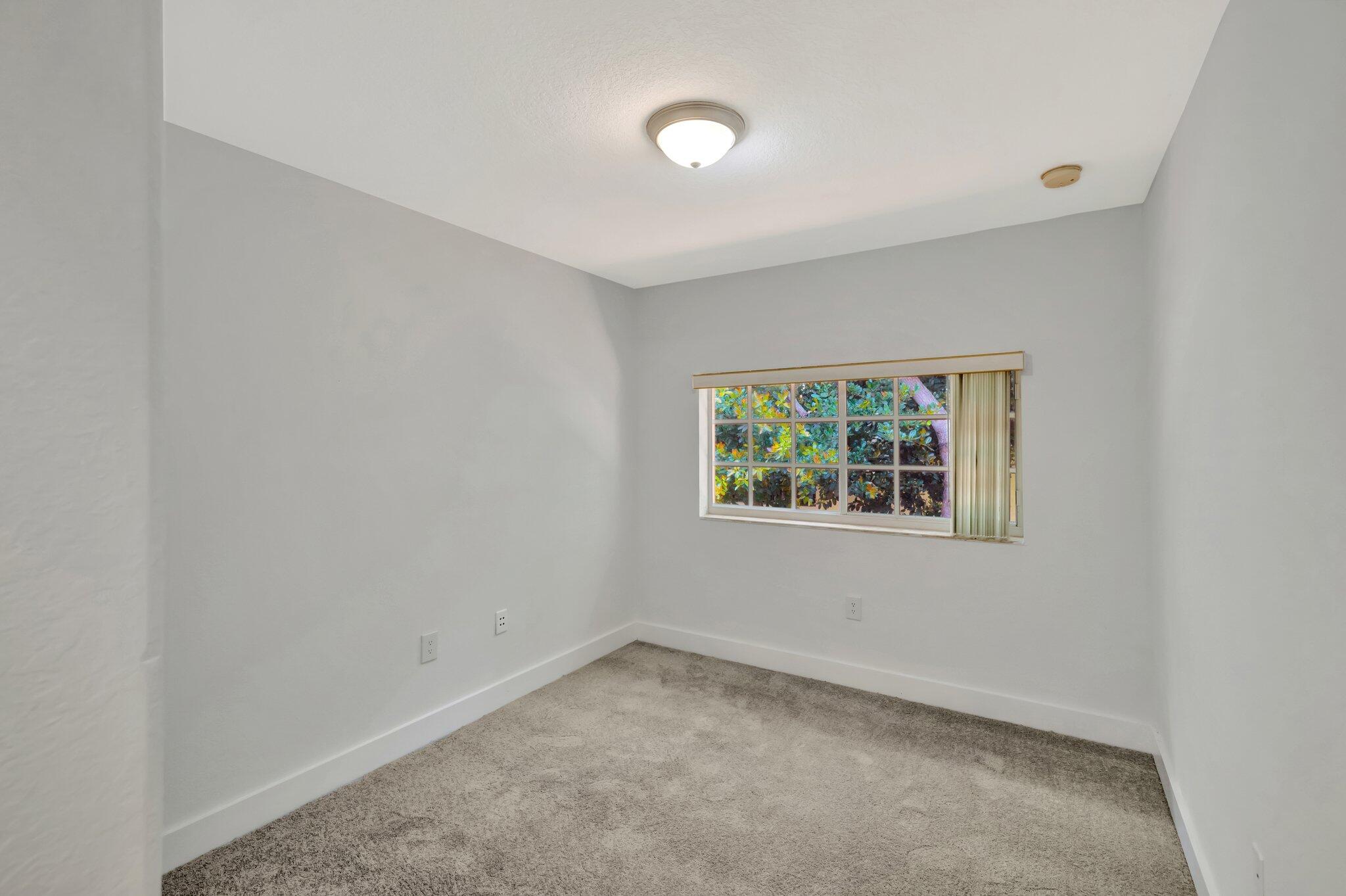 3055 Riverside Drive 3 Property Photo 40