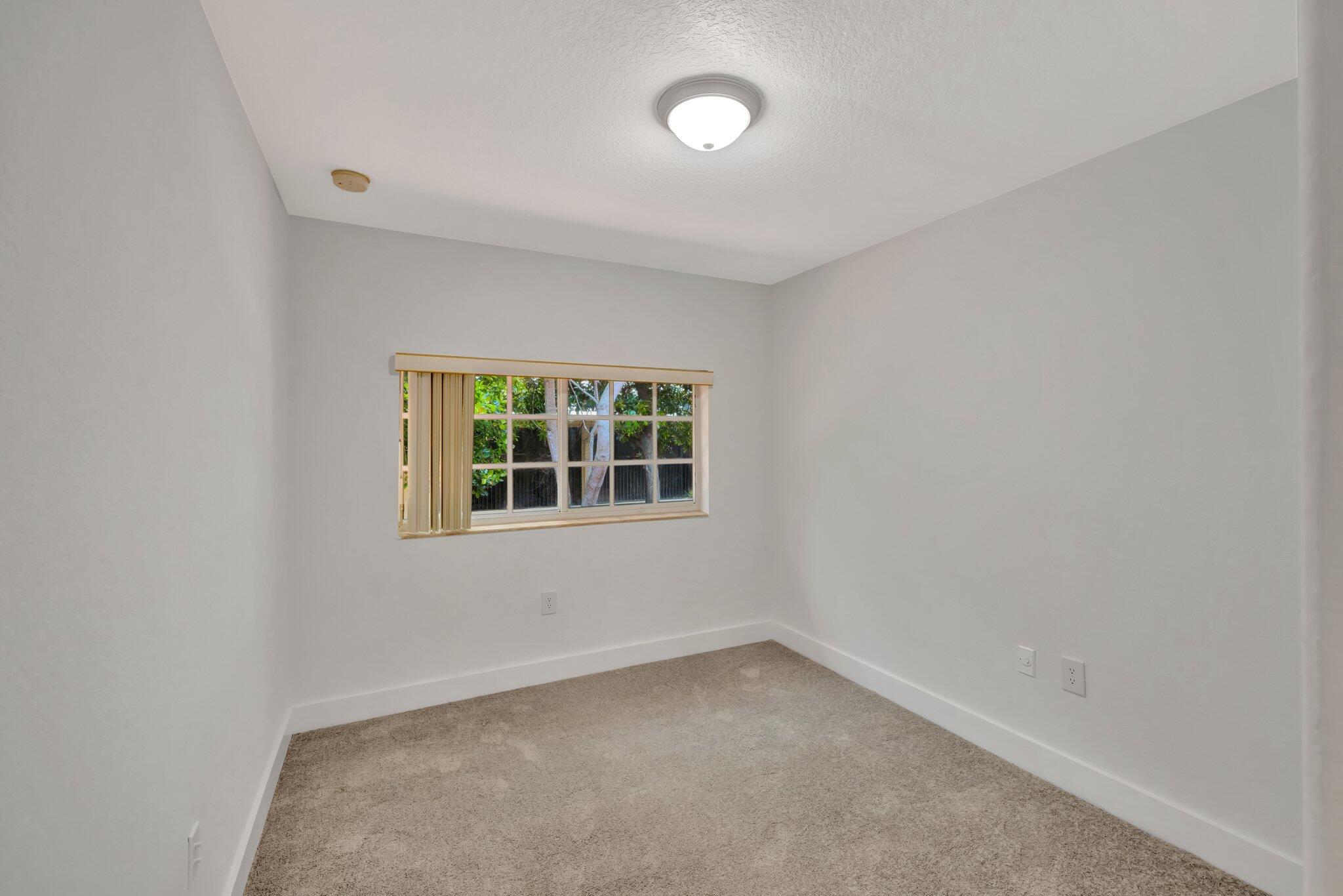 3055 Riverside Drive 3 Property Photo 43