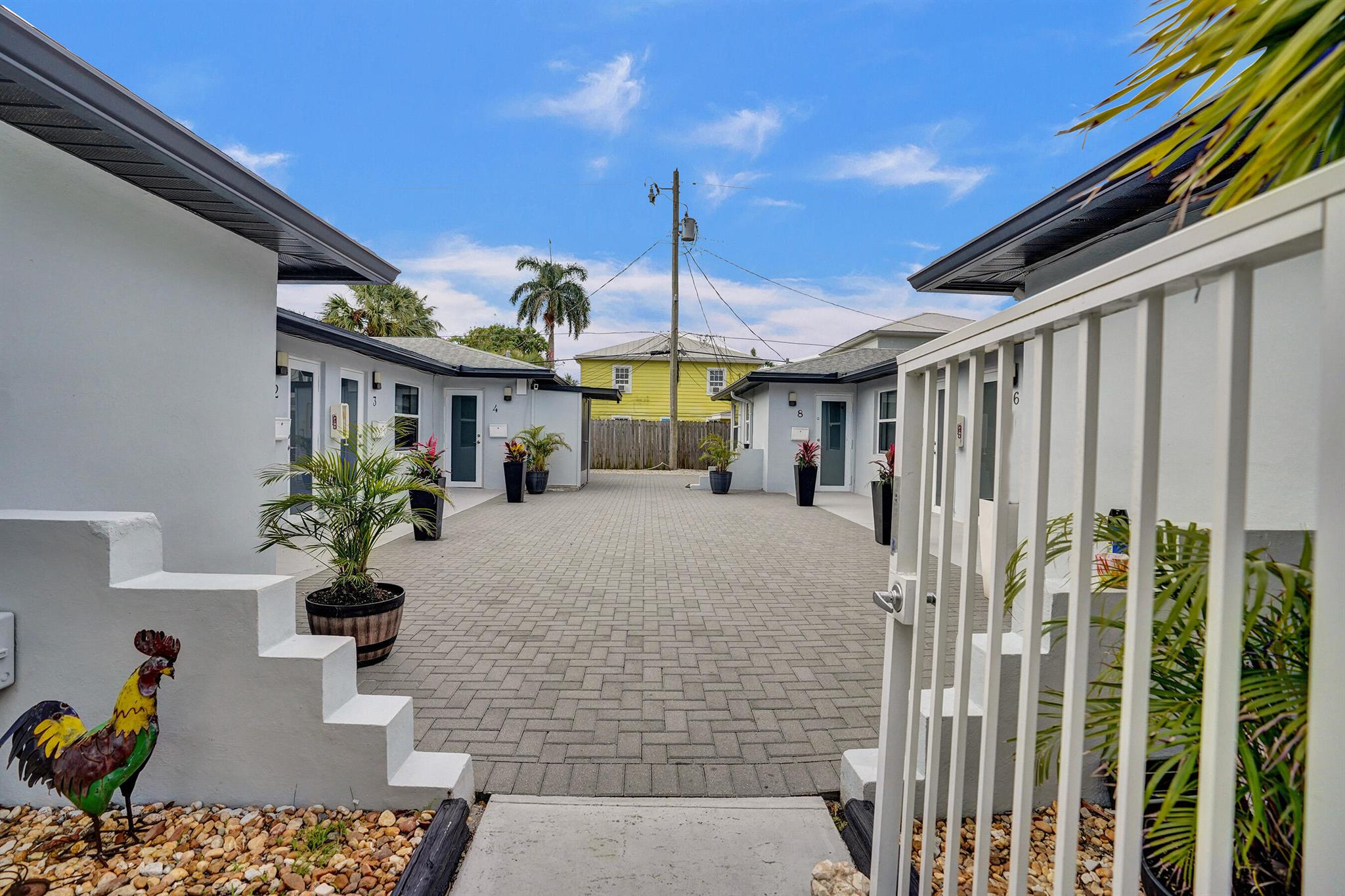 220 Walton Boulevard Property Photo