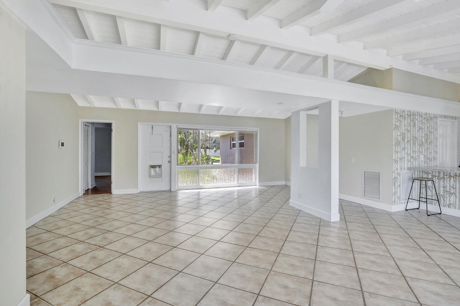 1733 Sw 5 Court Property Photo 5