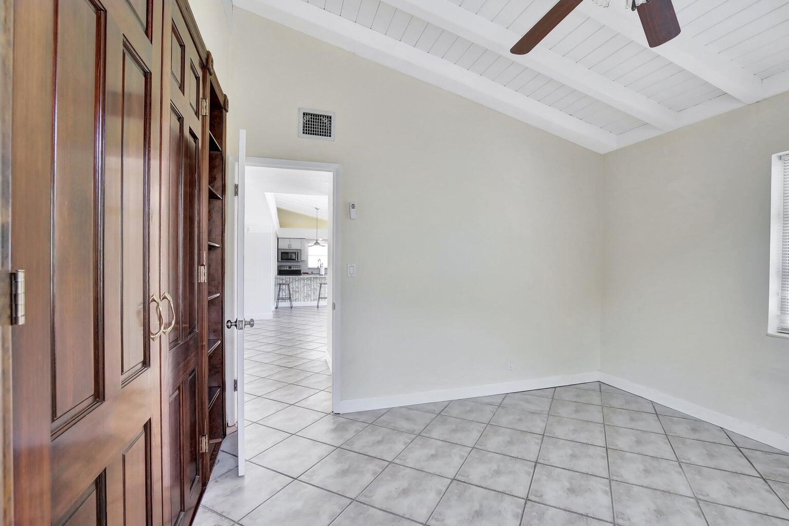 1733 Sw 5 Court Property Photo 23