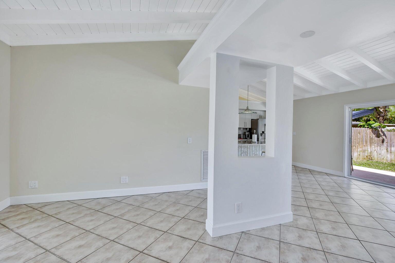 1733 Sw 5 Court Property Photo 26