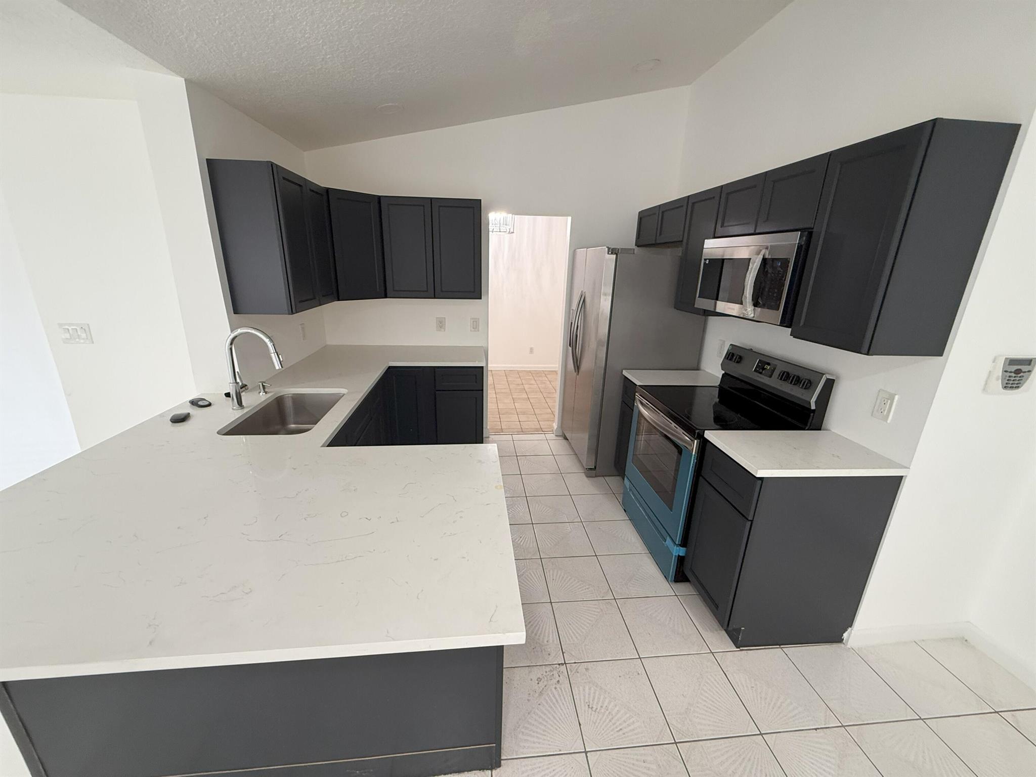 1334 N Mangonia Drive Property Photo 7