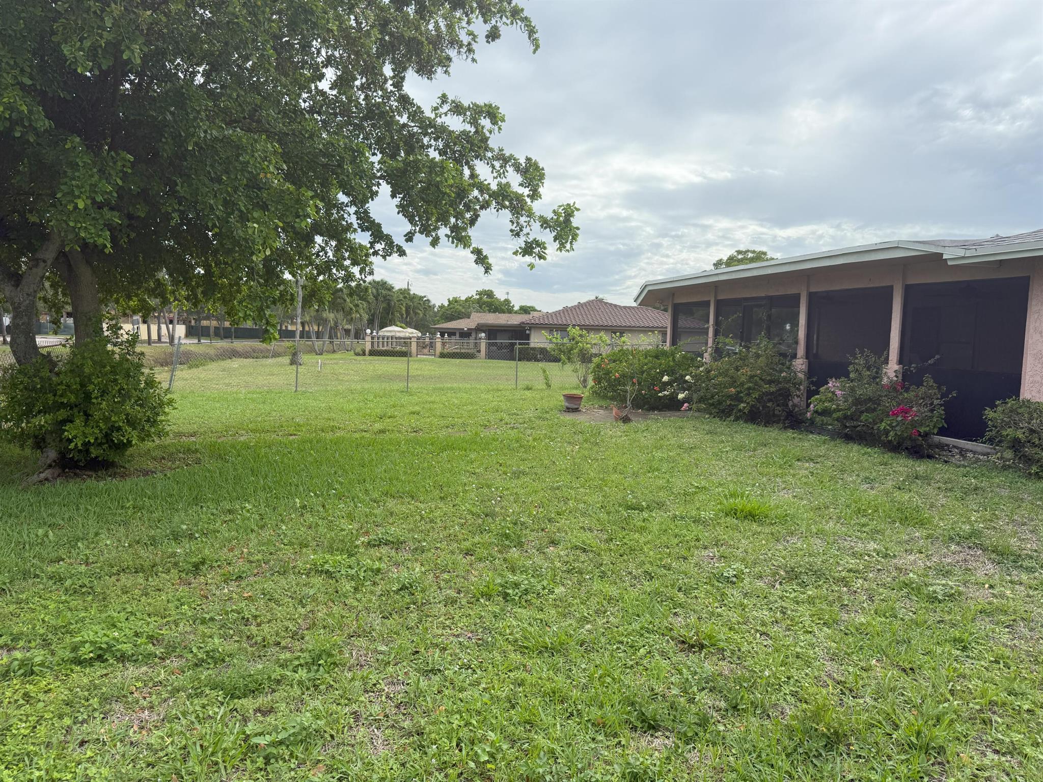 1334 N Mangonia Drive Property Photo 25