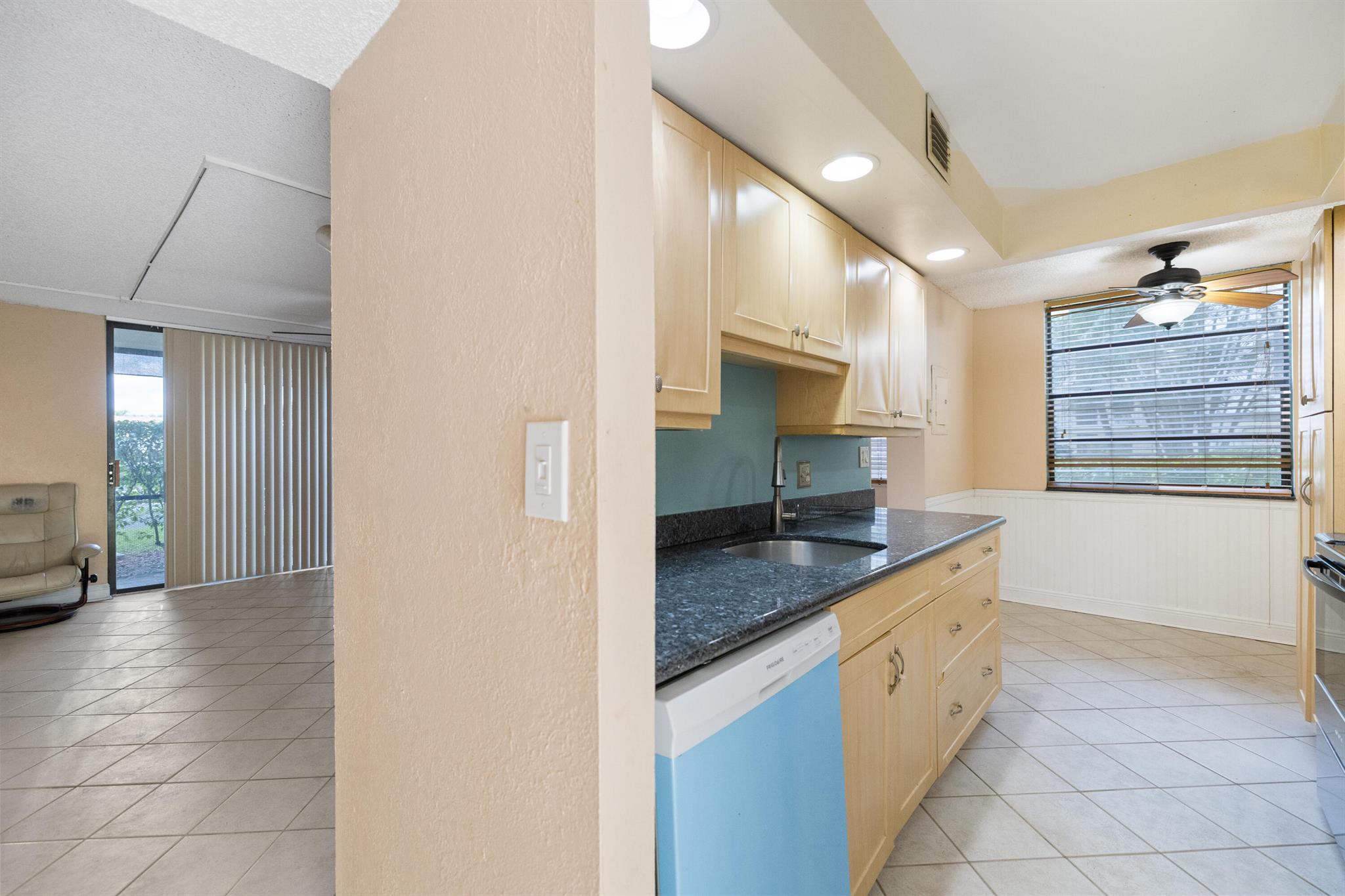 6190 Woodlands Boulevard 111 Property Photo 2