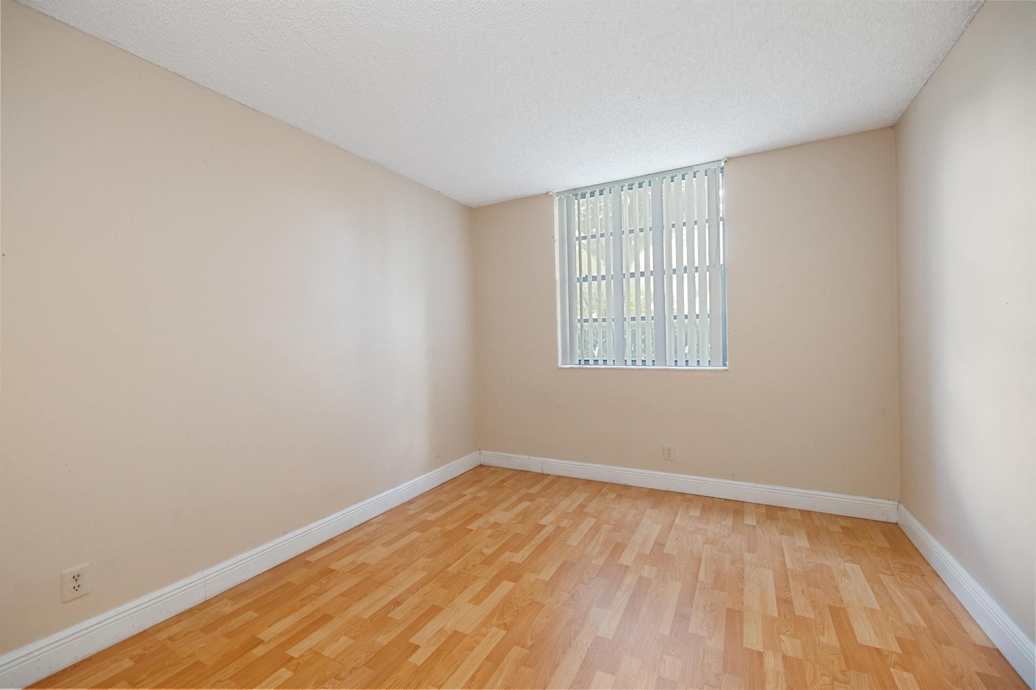 6190 Woodlands Boulevard 111 Property Photo 8