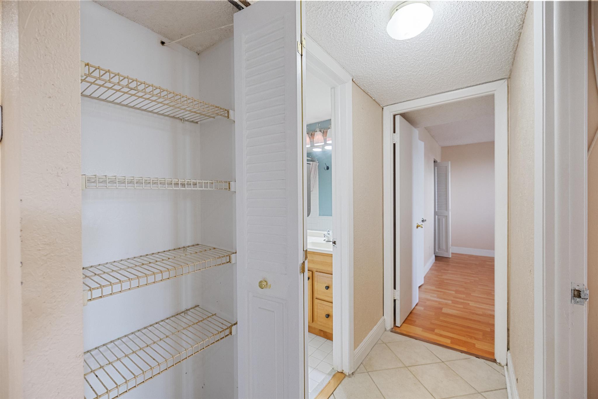 6190 Woodlands Boulevard 111 Property Photo 12