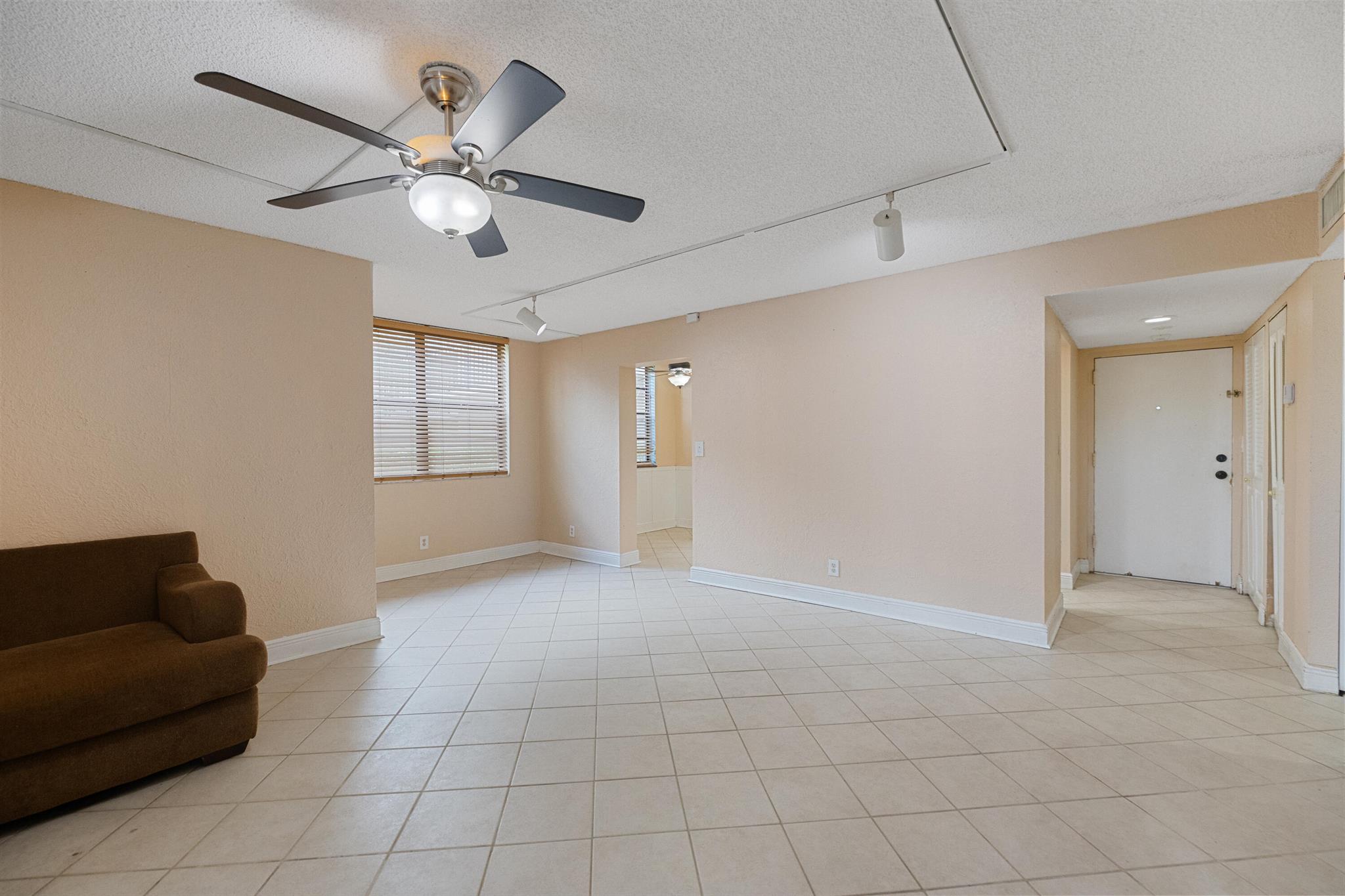 6190 Woodlands Boulevard 111 Property Photo 13