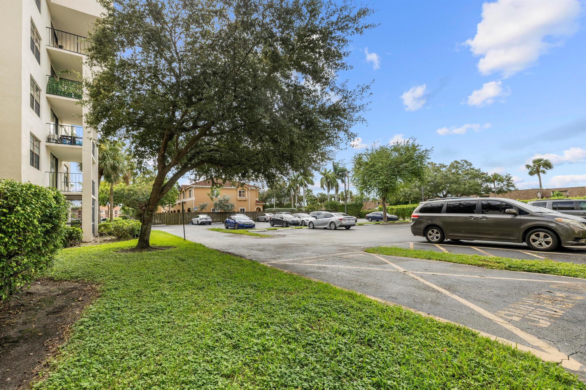 6190 Woodlands Boulevard 111 Property Photo 15