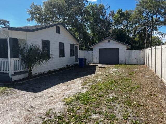 1955 Se 41st Avenue Property Photo 2