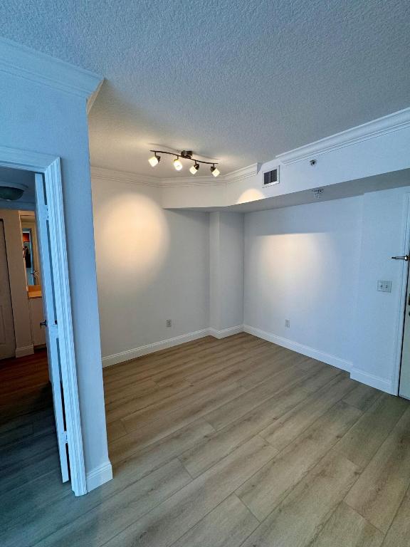 600 S Dixie Highway 533 Property Photo 7