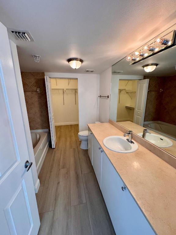 600 S Dixie Highway 533 Property Photo 11