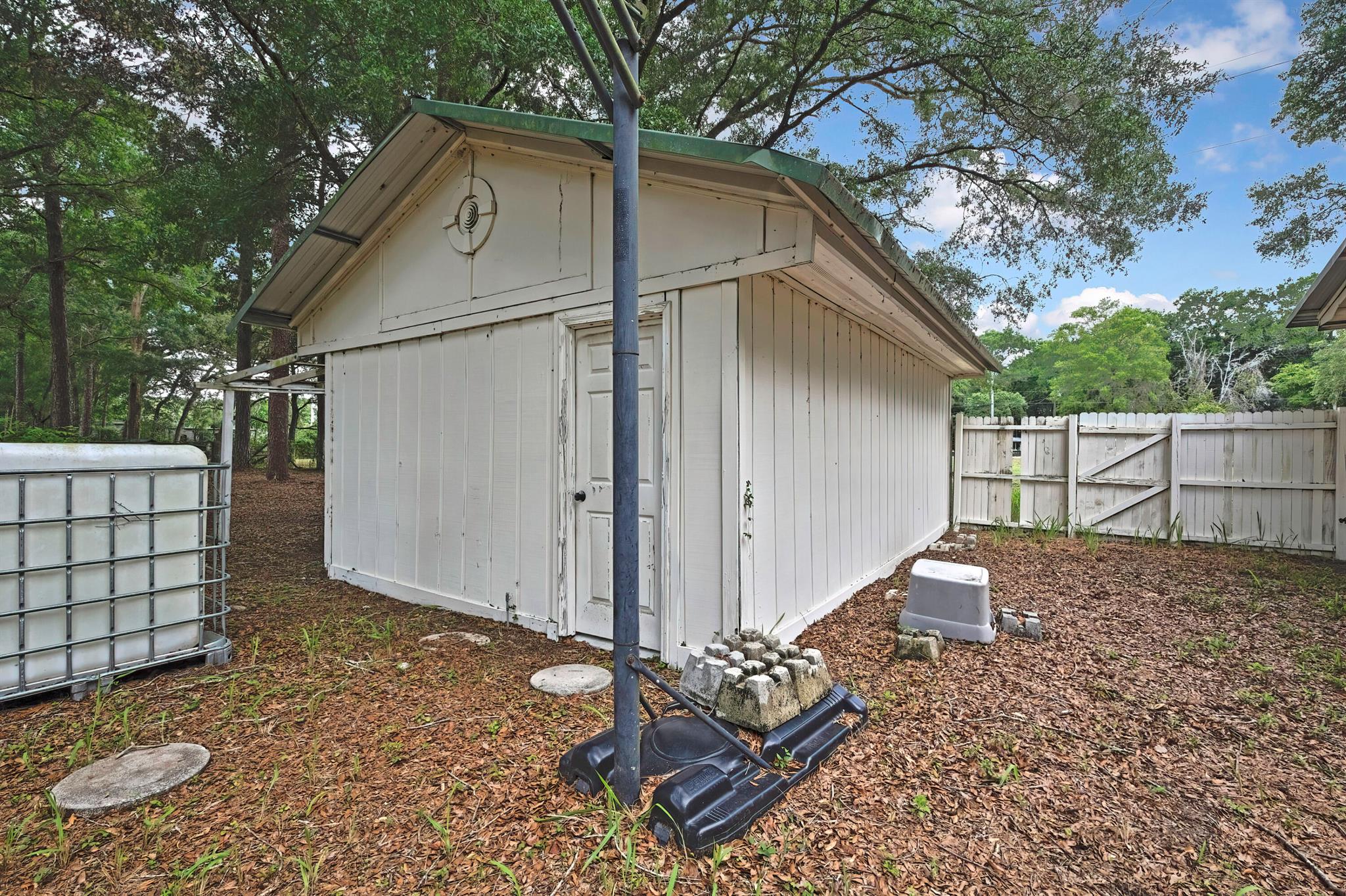 25256 Richbarn Road Property Photo 8