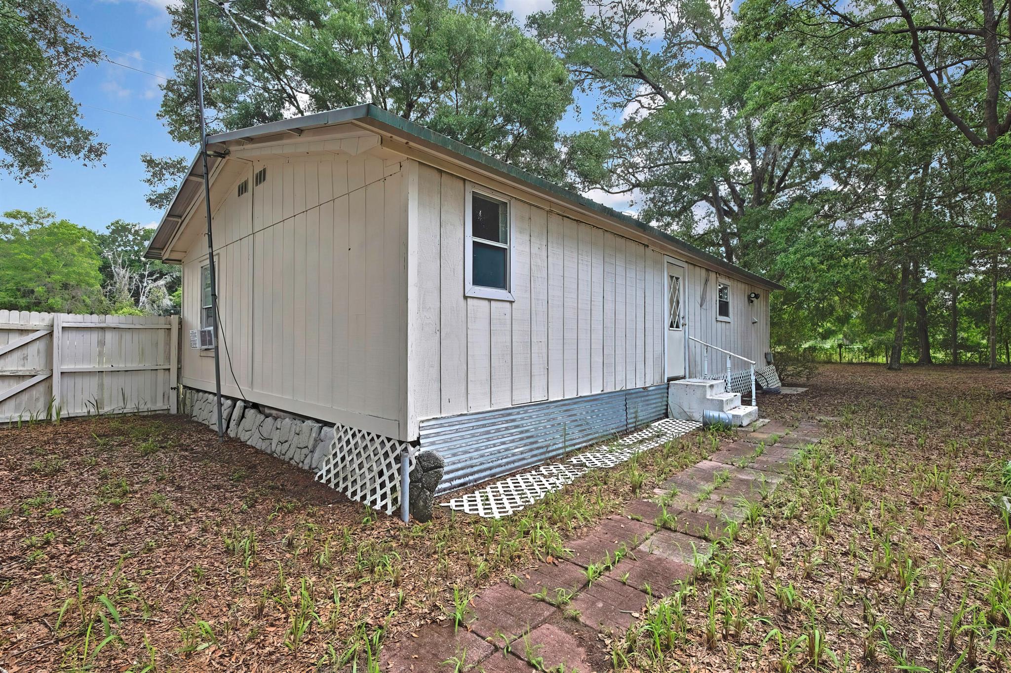 25256 Richbarn Road Property Photo 9