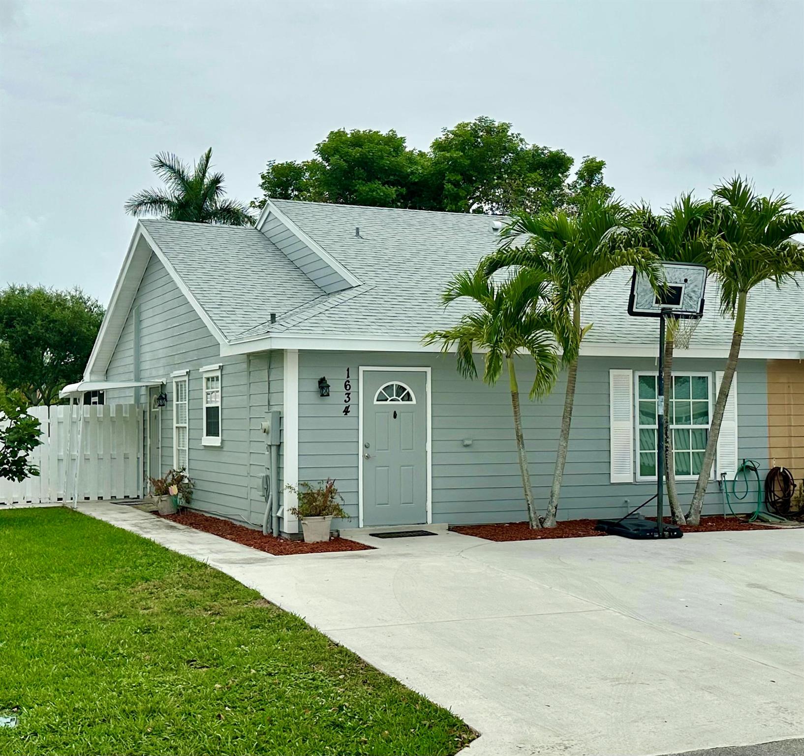 1634 Royal Forest Court Property Photo 1