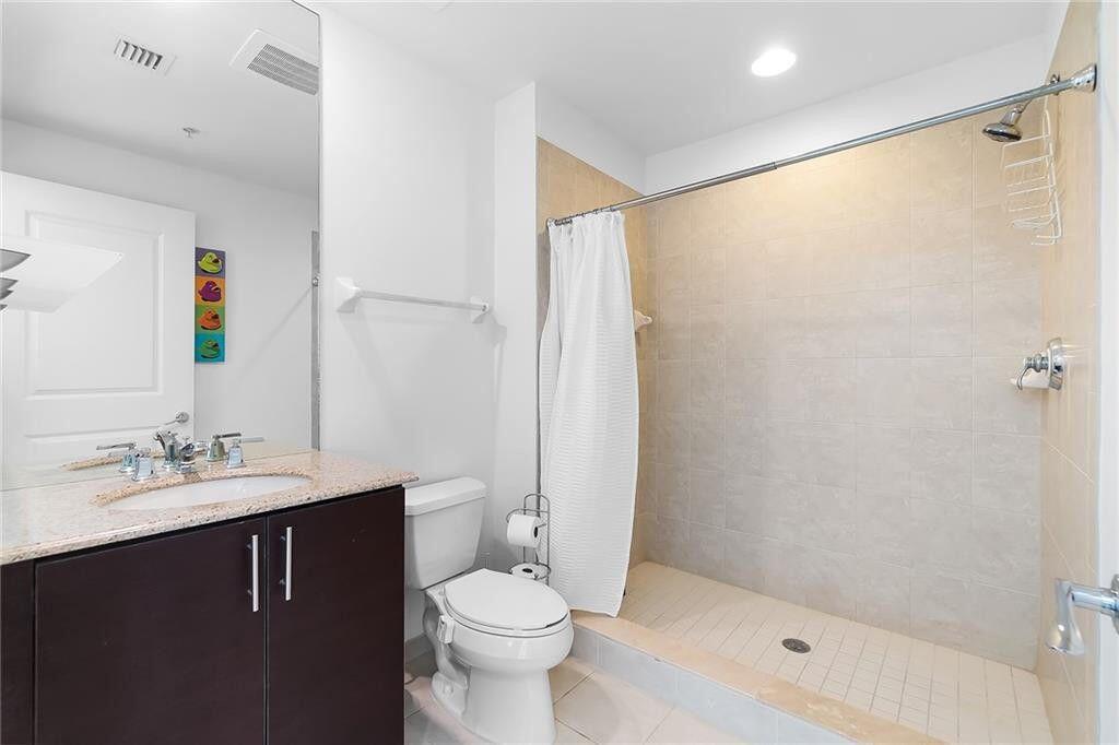 315 Ne 3rd Avenue 1105 Property Photo 6
