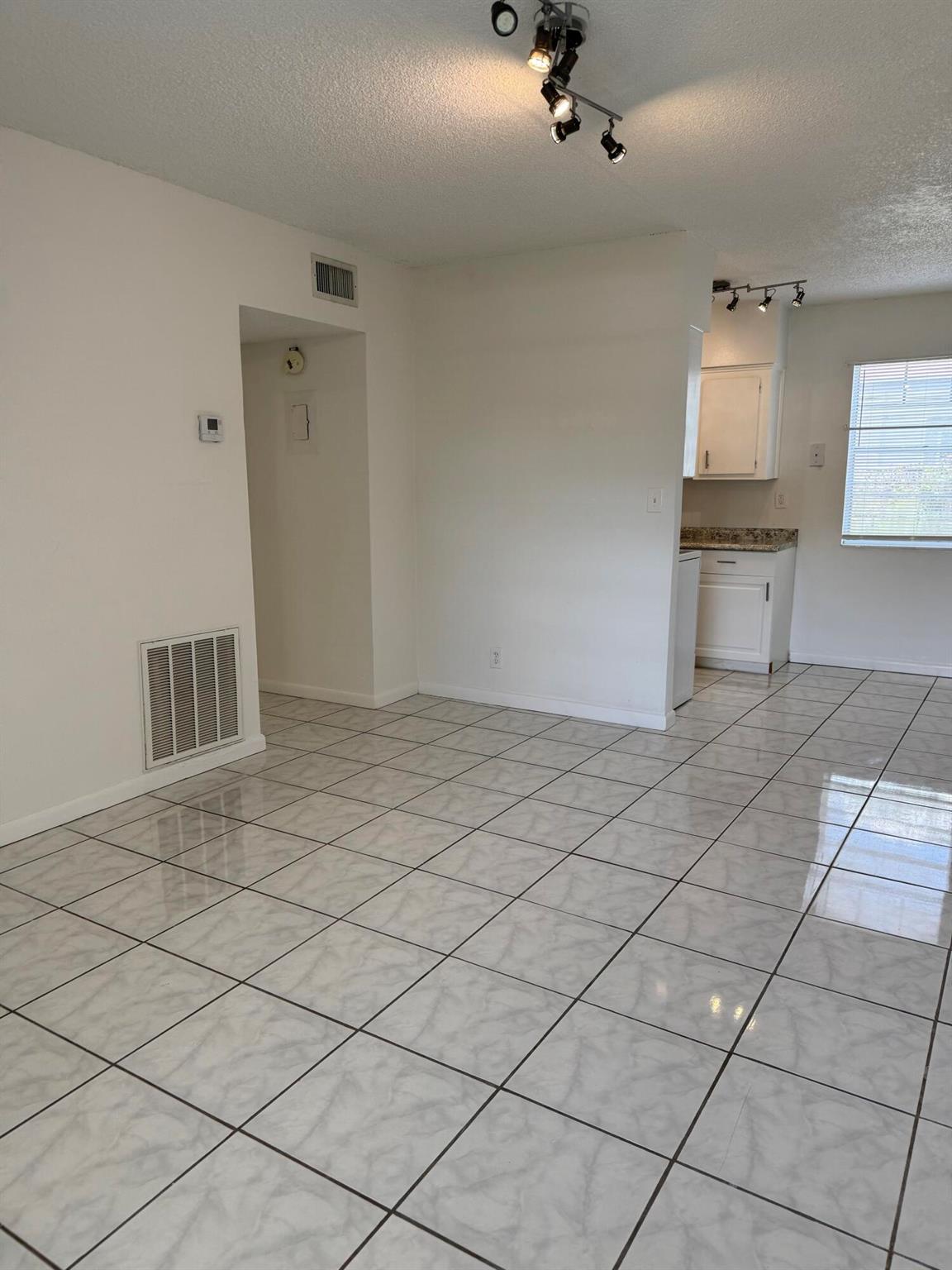 650 Sw 15th Avenue 0 Property Photo 3