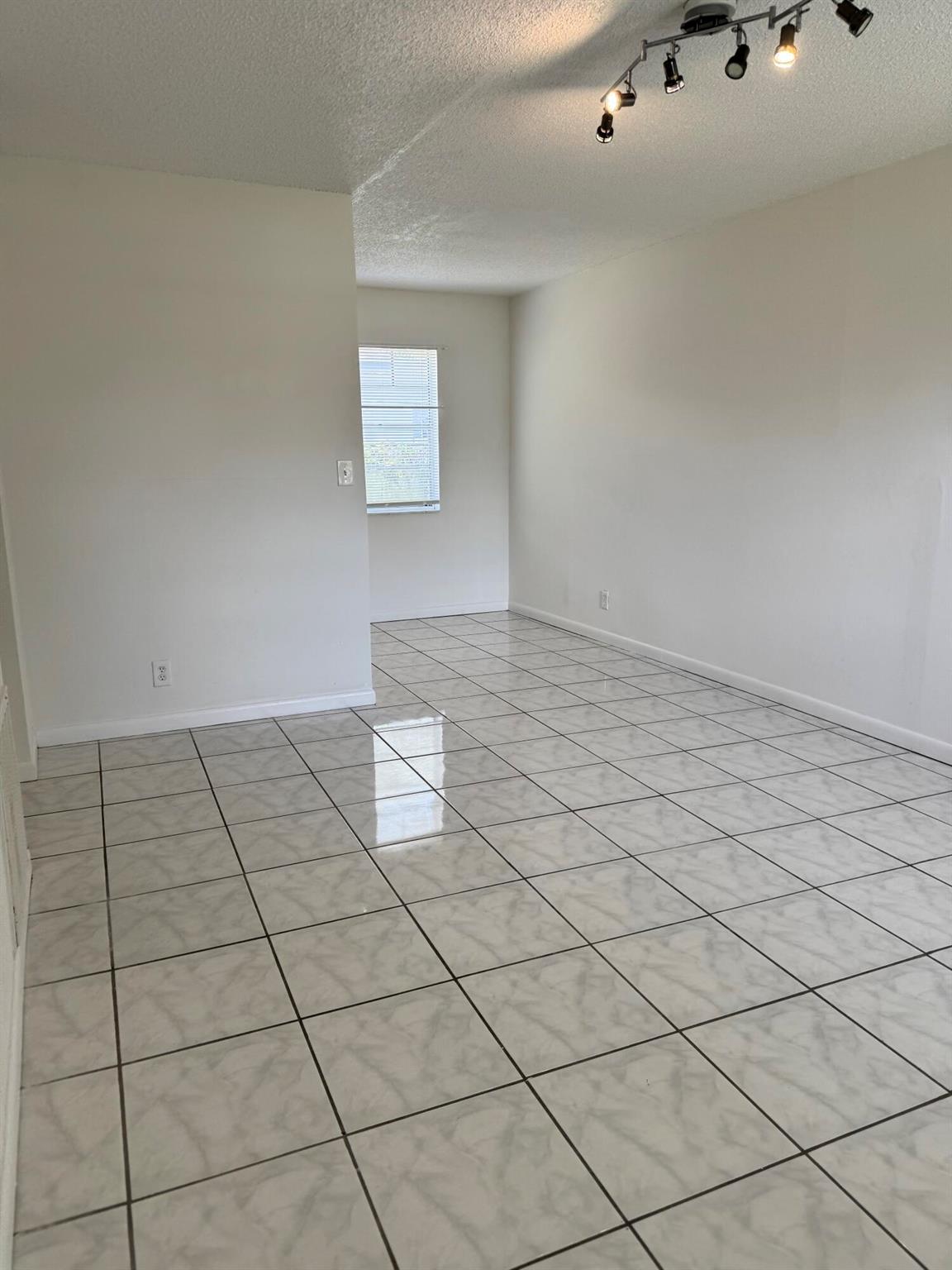 650 Sw 15th Avenue 0 Property Photo 4