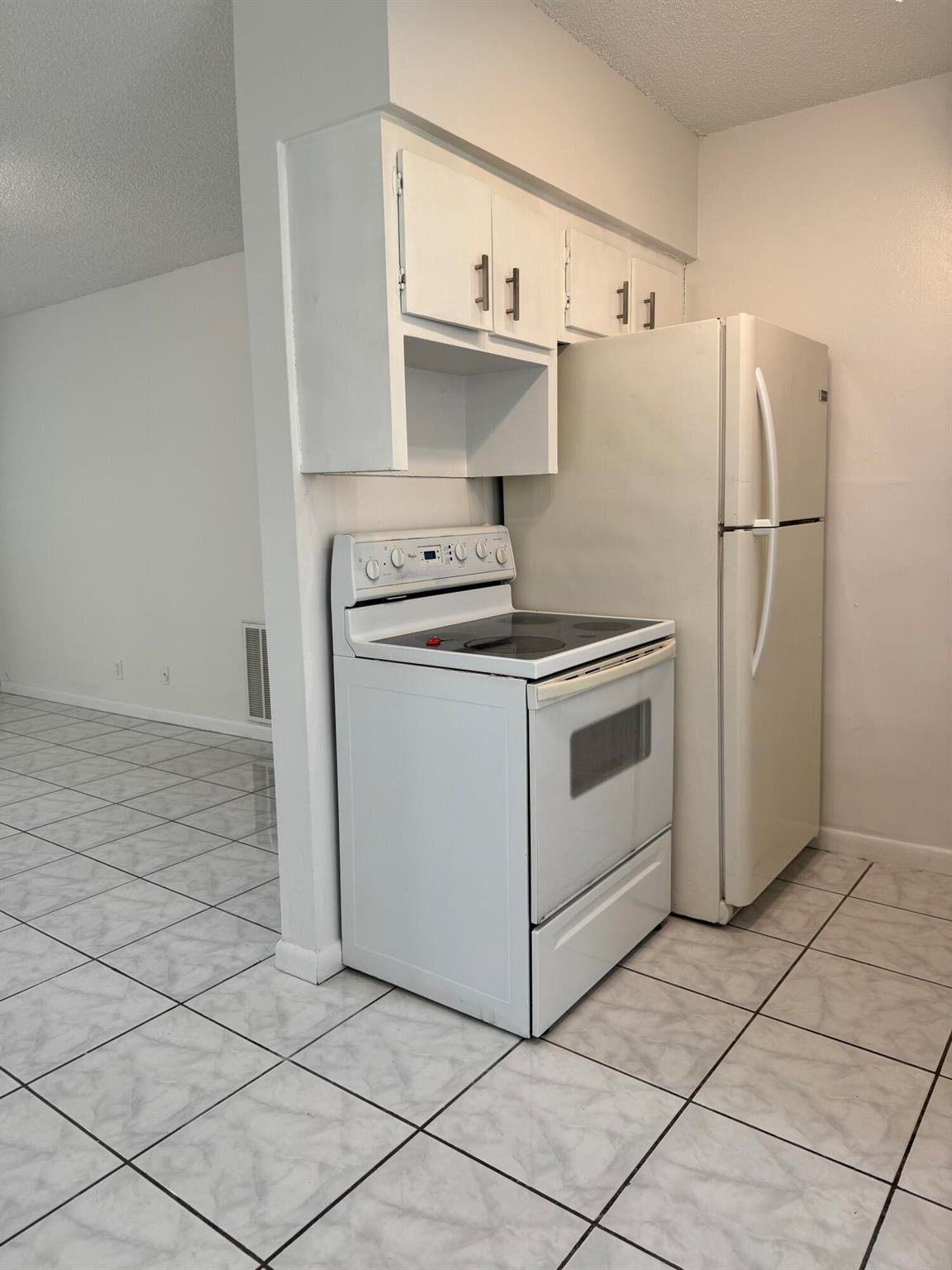 650 Sw 15th Avenue 0 Property Photo 10