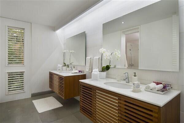 1 00 Property Photo 8