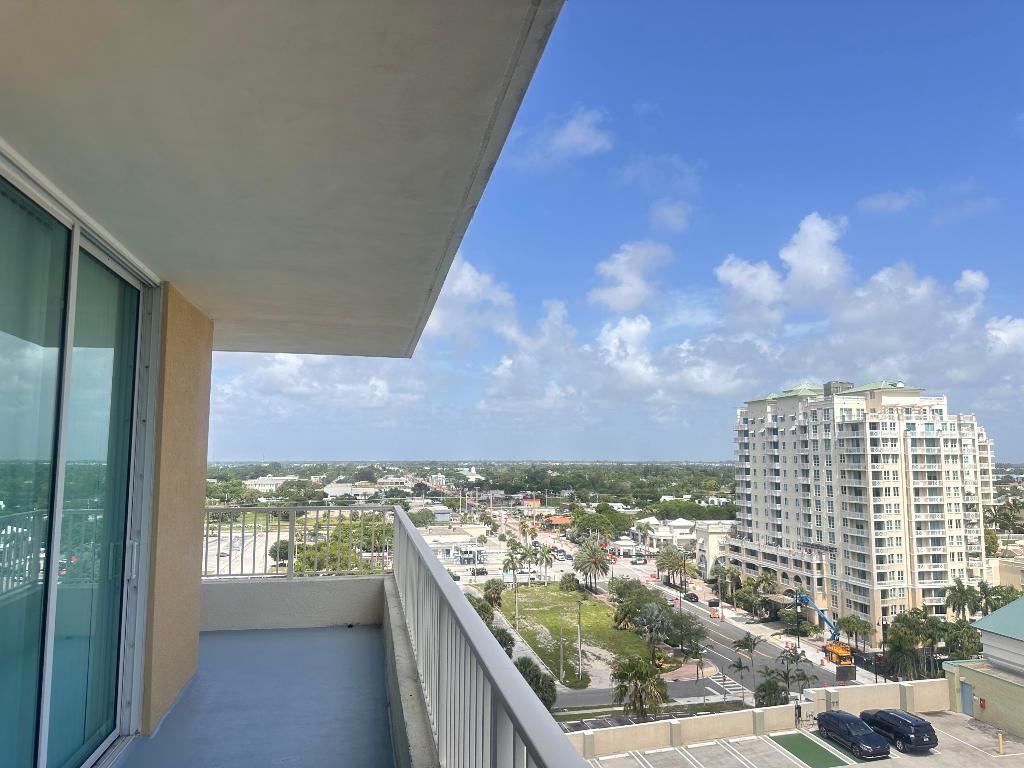 625 Casa Loma Boulevard #1209 Property Photo 4